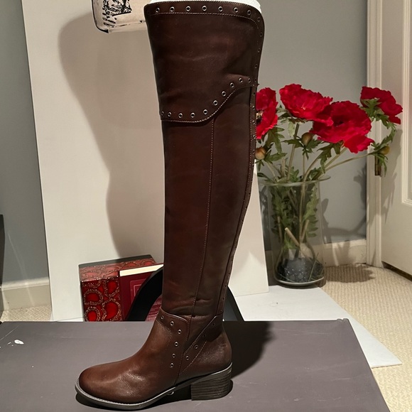 NEW Vince Camuto Over The Knee Boots w Grommets Chocolate Sz 5.5/6 NWT NIB - Picture 3 of 16
